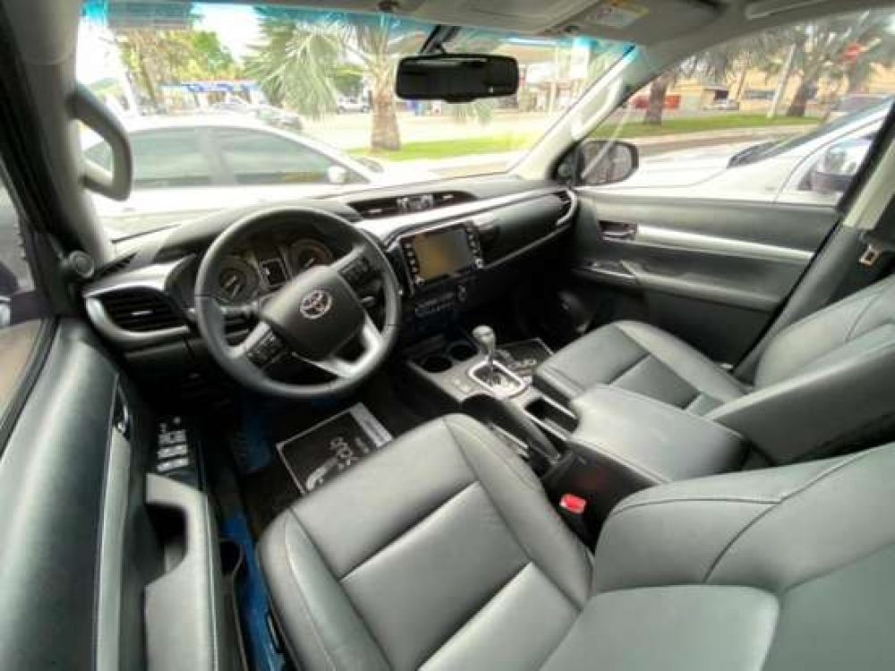 toyota-hilux-2.8-1